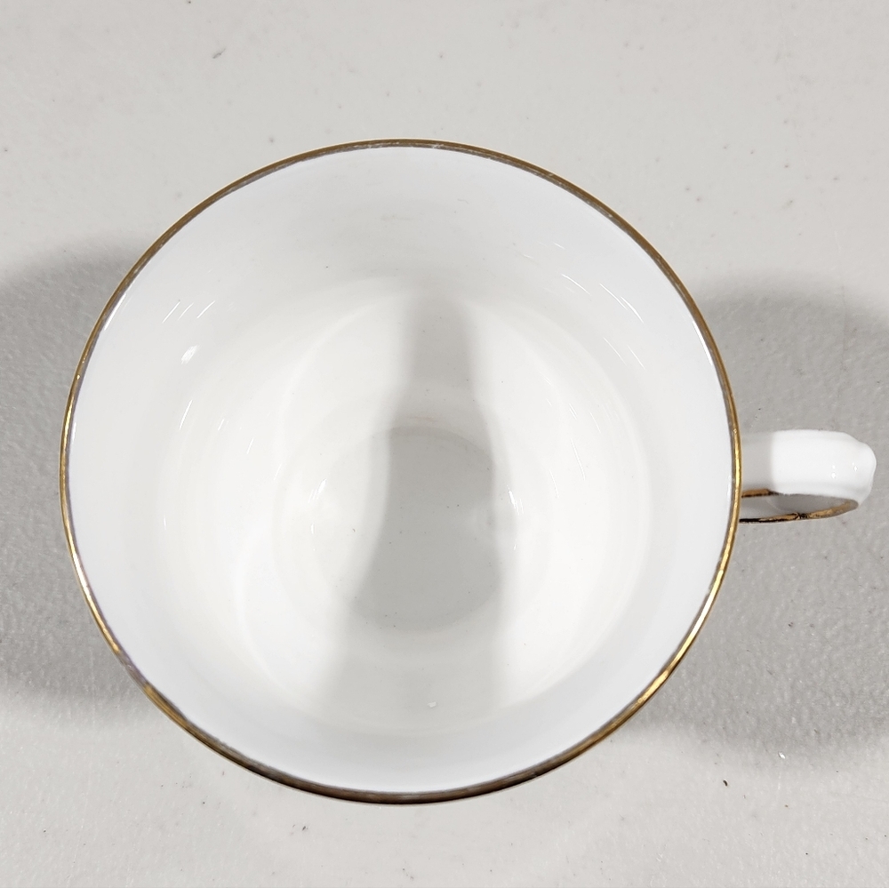Queen Anne Floral Bone China Teacup and Saucer Set - Picture 6 of 7